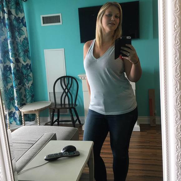 Meet your Posher, Steph - Picture 1 of 1